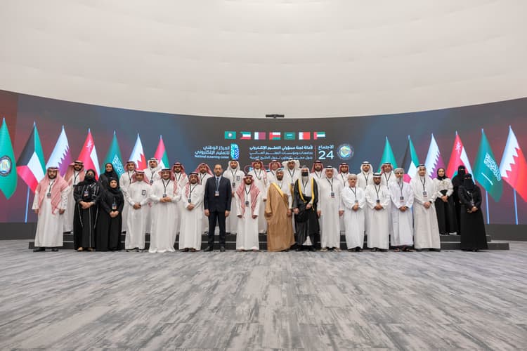 لجنة خليجية تتبنى توجهات المركز وتقترح Gulf LLM موحد