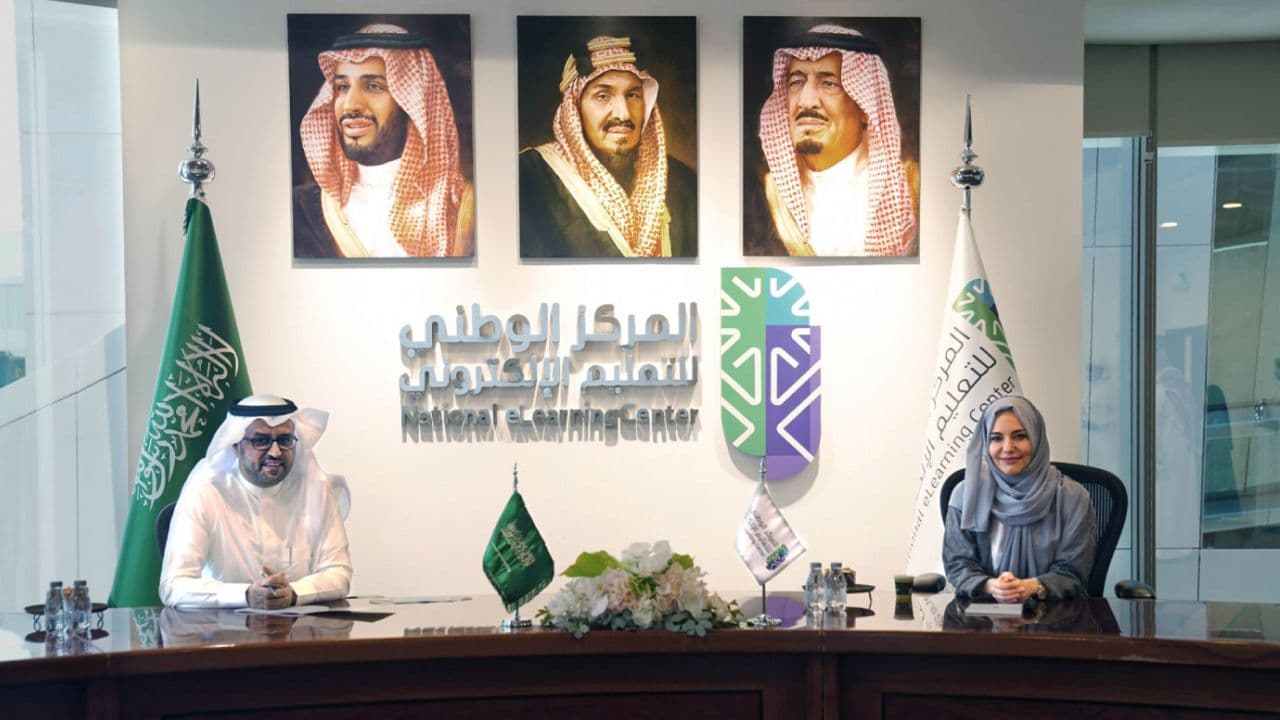مدير عام المركز يستقبل رئيس الجامعة السعودية الإلكترونية