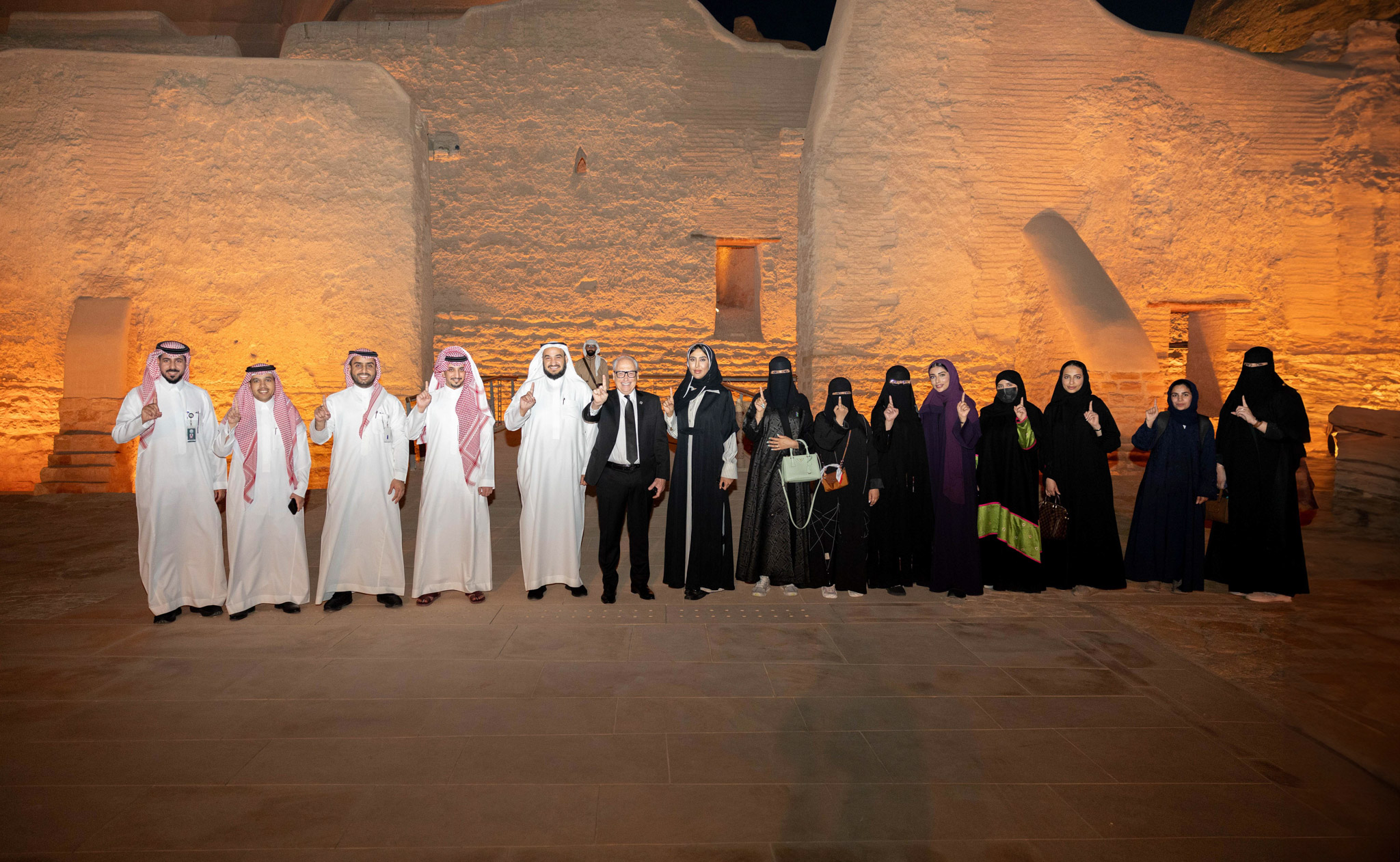 صورة من زيارة عدد من منسوبي المركز لطريف الدرعية.