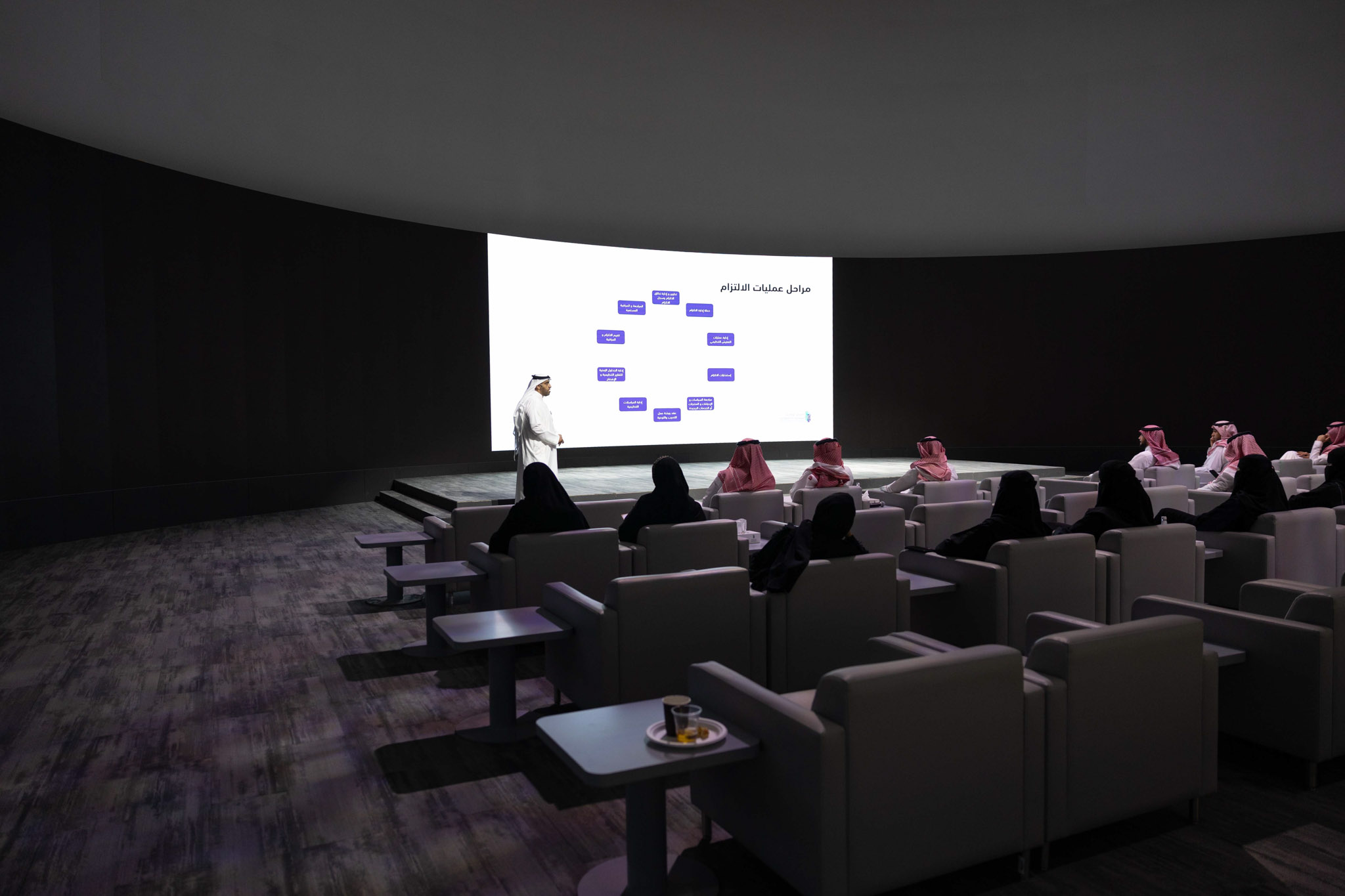 صور من إقامة ورشتي عمل في مقر المركز، تعكس المتحدثين أمام عدد من الحضور.